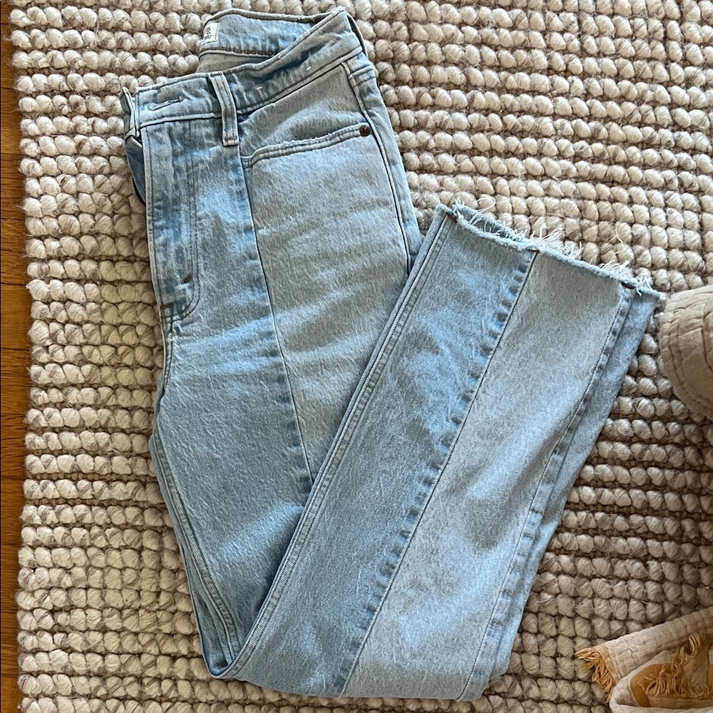 A&F Ultra High Rise 90’s Straight Jean
